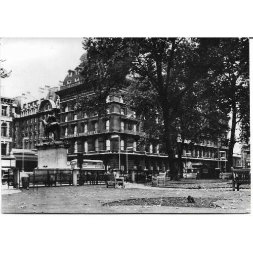 London - Grosvenor Victoria Hotel, Buckingham Palace Road - postcard 1971