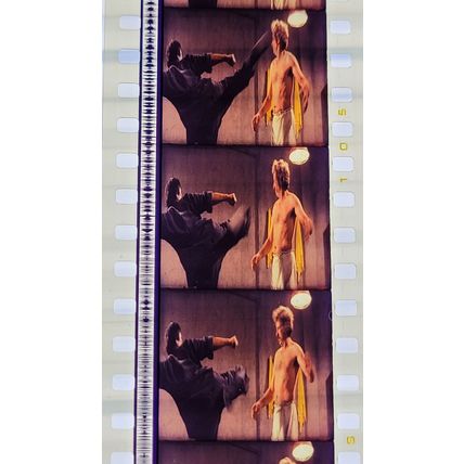 Bruce Lee. Pk VBC - A016p. 1 STRIP OF 5 - 35MM FILM CELLS