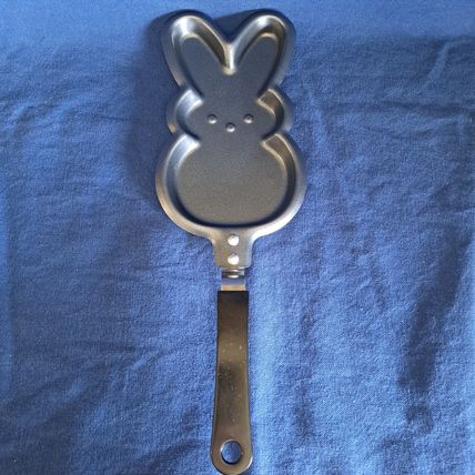 Easter BUNNY Shaped PANCAKE SKILLET Egg Pan Non-Stick Chocolate Mold Candy