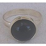 Round onyx ring C
