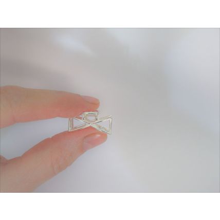 Tiny small silver tone bow shaped metal hair claw clip