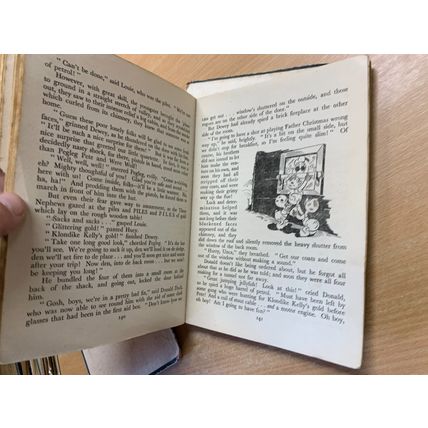 1946 WALT DISNEY "MICKEY MOUSE ANNUAL" ILLUSTRATED HARDBACK BOOK (P4)