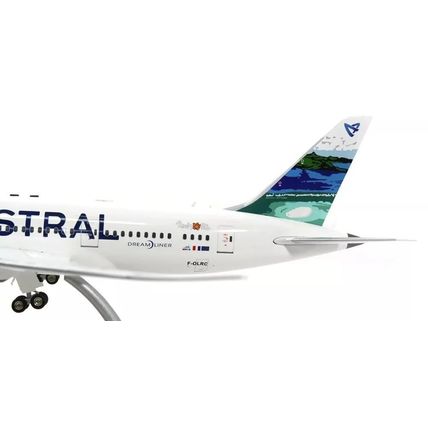 BOEING 787-8 AIR AUSTRAL REG:F-OLRC W/STAND - INFLIGHT200 IF7870616 1/200 - SALE