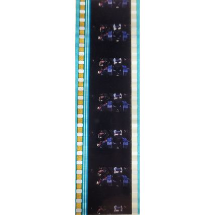 Pk GEB - M - MIX - d 094P . 1 STRIP OF 5 - 35MM FILM CELLS. ( )
