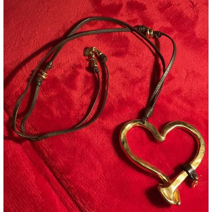 A Sweet Beautiful UNOde50 Heart Charm Long Necklace