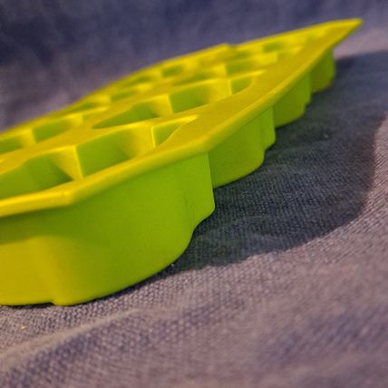 Lot 2 Silicone PINEAPPLE & TULIPS ICE CUBE TRAYS Candy Molds Chocolate Wax
