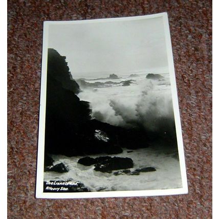 A HEAVY SEA - THE LIZARD HEAD - CORNWALL - REAL PHOTOGRAPH - POSTCARD