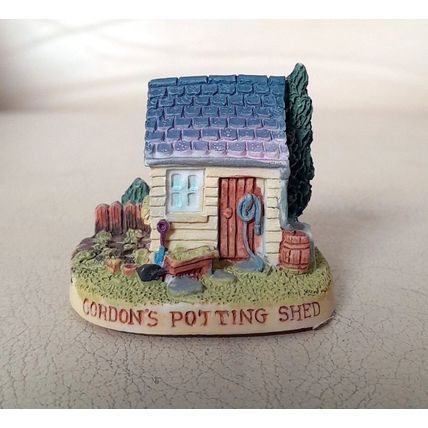 TETLEY TEAFOLK HOUSES : GORDON'S POTTING SHED