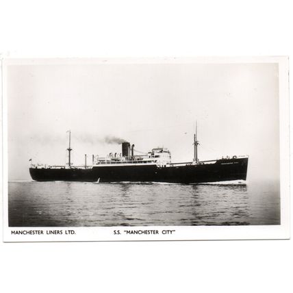 REAL PHOTO SHIPPING POSTCARD OF MANCHESTER LINERS SHIP MANCHESTER CITY (4315)