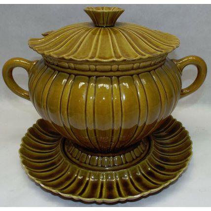 Calif AMC-1 Avocado Green Pottery USA AMC1 Glazed Pot Vase Soup Bowl Tureen