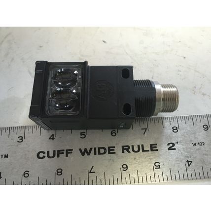 Allen Bradley 42GDP-9004-QD8 PHOTOSWITCH 42GDP-9004-QD8 Ser A SENSOR,Bh