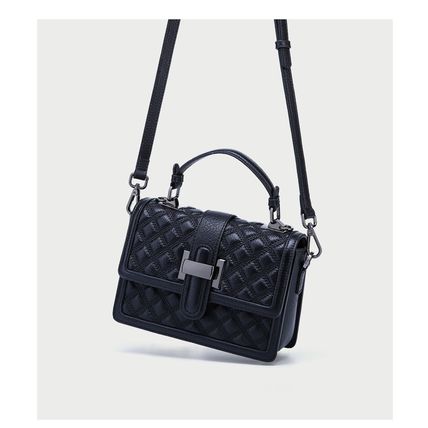 Women Cute Top Handle Crossbody Bag Stylish Tiny Clutch Handbag with Strap Black