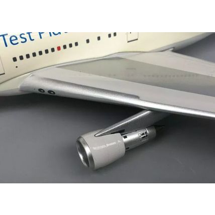 B747-100 GENERAL ELECTRIC N747GE W/STAND - INFLIGHT 200 IF742GE01 1/200 - SALE