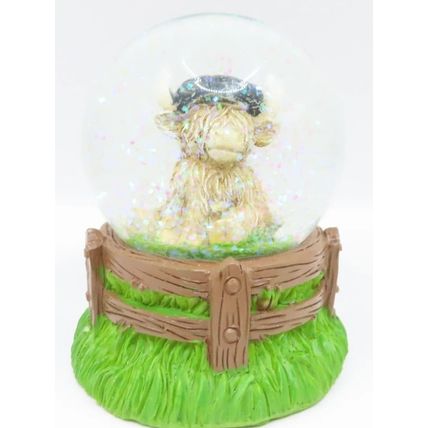 Highland Cow Snow Globe Glitter Wearing a Beret 9 CM Gift Home Deor