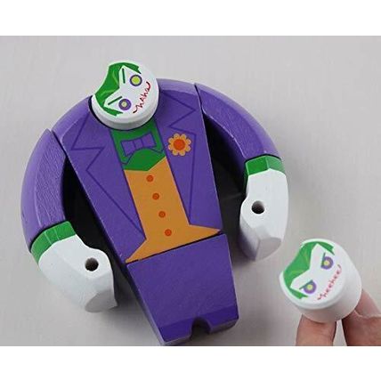 Lootcrate Exclusive – DC Comics ‘The Joker’ Painted Wooden Collectible Figure