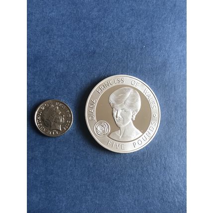 Princess Diana Silver £5 coin 1961-1997 Silver plated coin comes in a protective