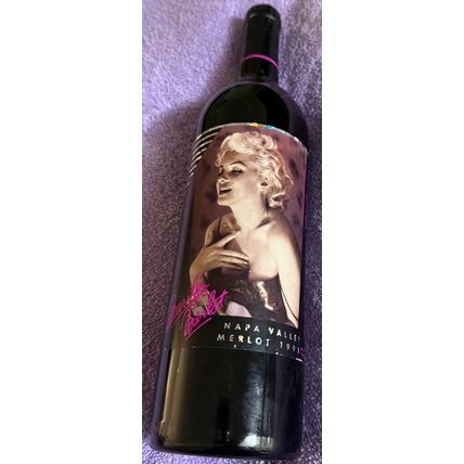 VINTAGE 1991 NAPA VALLEY MARILYN MONROE 750ml BOTTLE OF Marilyn Merlot
