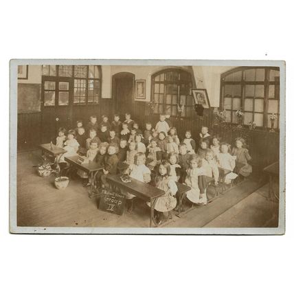 Postcard UK unknown place class primary schoolchildren Nelson Street 1910s ?