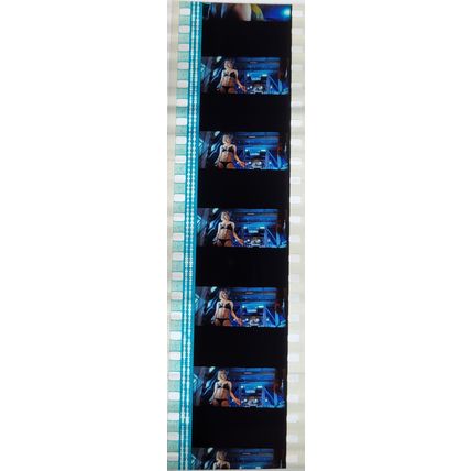 Pk GEB - N - MIX - a 001A. 1 STRIP OF 5 - 35MM FILM CELLS. ( )