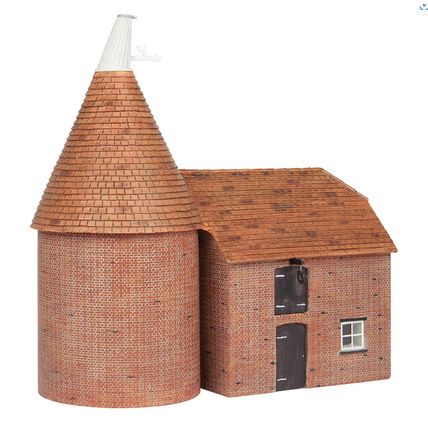 Bachmann Scenecraft 44-0146 Oast House OO Gauge - NEW
