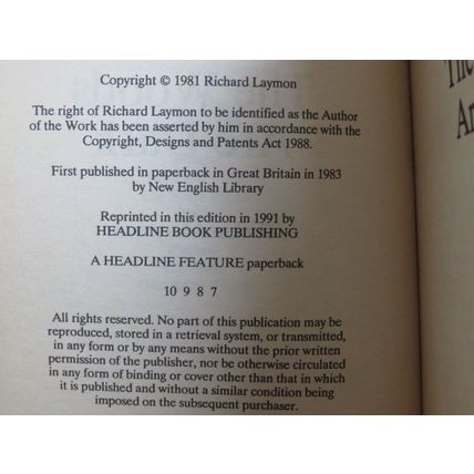 RICHARD LAYMON, THE WOODS ARE DARK PAPERBACK BOOK.