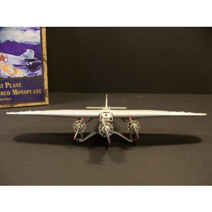WINGS OF TEXACO ERTL 1927 FORD TRI MOTORED MONOPLANE AIRPLANE BANK 1999