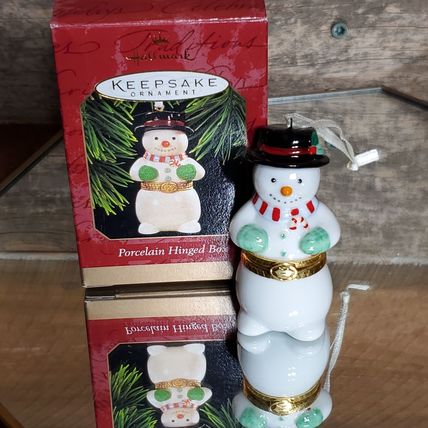1997 Hallmark Keepsake Ornament - Snowman Porcelain Hinged Box.