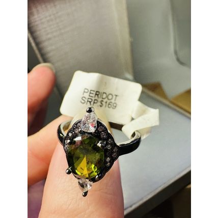 Oval Peridot Gem W/Accents & Black Colored Band Sz9 Reign Reveal Ring