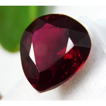 Natural Luxurious Red Rhodolite Garnet 6.80 Ct Pear Cut Gemstone