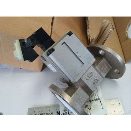 NEW CKD CVS2-40F-05-03T-1 PNEUMATIC SOLENOID VALVE,100v,110VAC,0-0.5mPa,BB