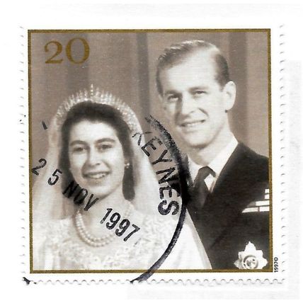 GB 1997 QUEEN ELIZABETH AND PHILLIP WEDDING PICTURE GOLDEN 20p DATED COPY USED