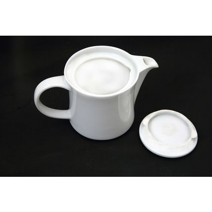 ITALIAN FINEST PORCELAIN MEDIUM SIZE WHITE TEAPOT MICROWAVE & DISHWASHER SAFE