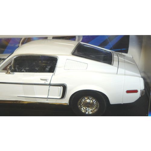 1/18 1968 Ford Mustang GT Cobre Jet
