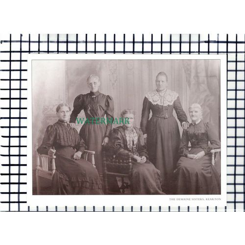 C7119) The Demaine Sisters Kearton - Cutting