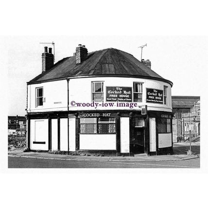 pu1792 - Sheffield - The Cocked Hat Free House, Atterfield, c1981 - print 6x4