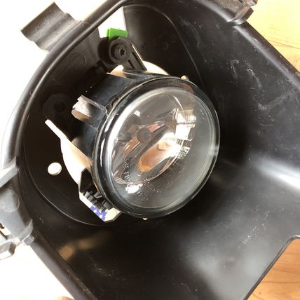 Land Rover LR057400 LR2 Right RH Passenger OEM Fog Light Lamp + Housing
