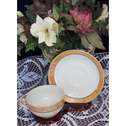 Noritake M Flat Cup & Saucer Peach Luster Gold Trim Flower Framed in Blue Yellow