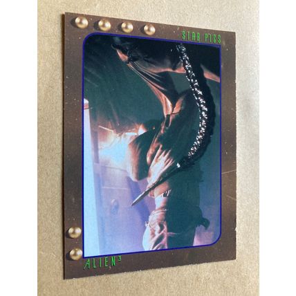 Alien3 Base trading card # 32 Dillon's Battle (A) 1992 Star Pics Dark Horse