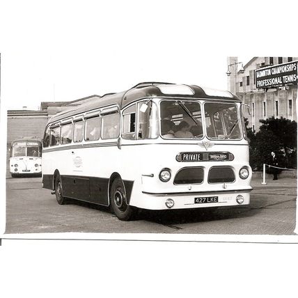 Black & White Photograph of Maidstone & District Motor Services Ltd. - 427 LKE