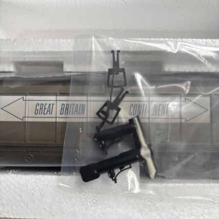 EFE Rail E87007 Cargowaggon Danzas 'Great Britain - Continent' Weathered - BNIB