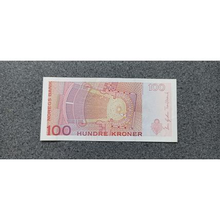Banknote Norway 100 Kroner. 1995. Serial Number 07002004