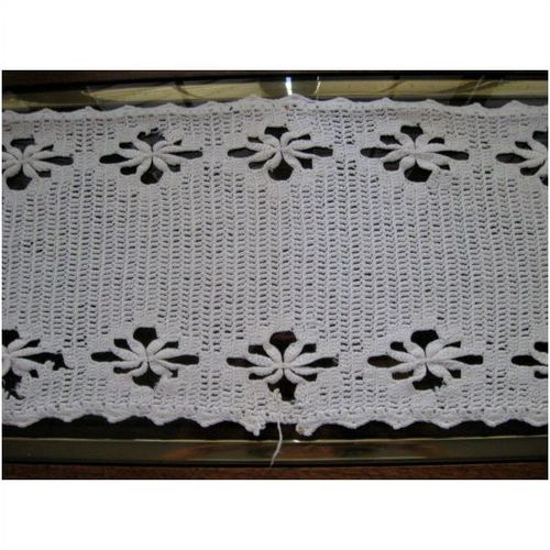 Vintage Retangle Natural Cotton Thread Crochet Doily -Dresser Scarf 35"x 10 1/2"