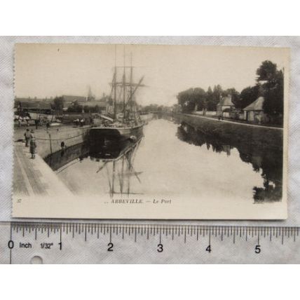 vintage postcard Abbeyville - Le Port