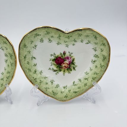 Royal Albert Old Country Roses Green rim Heart Shaped Porcelain Trinkets Set 2