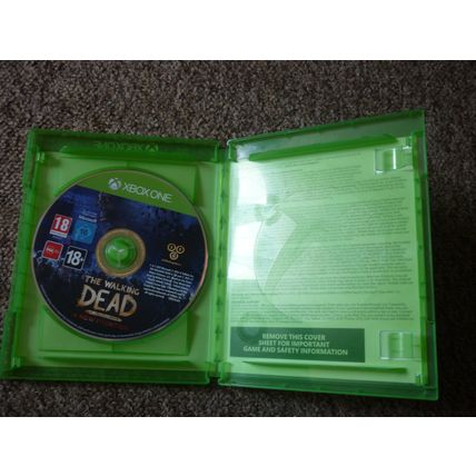 The Walking Dead A New Frontier Xbox One Game Season Pass Disc