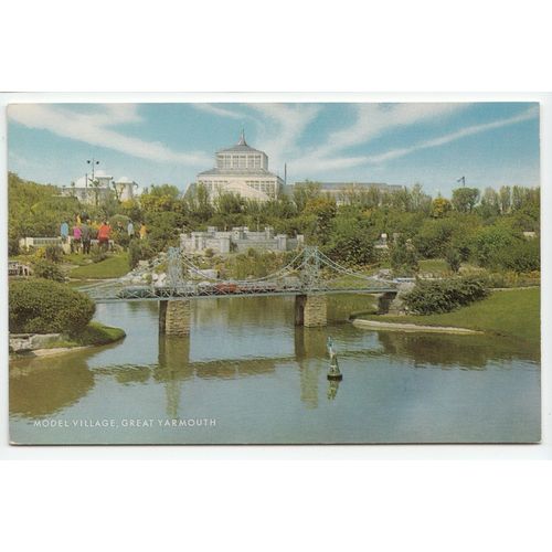Model Village Great Yarmouth Postcard Norfolk GT 1114