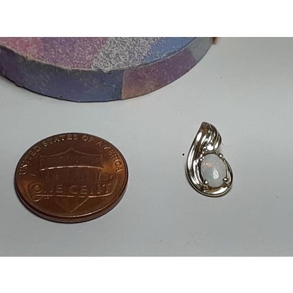 6X4mm Oval Natural Precious Opal & Diamond 10Kt Y/Gold small drop Pendant #18060