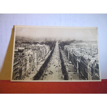 L'AVENUE DES CHAMPS-ELYSEES, PARIS, FRANCE unused vintage postcard =