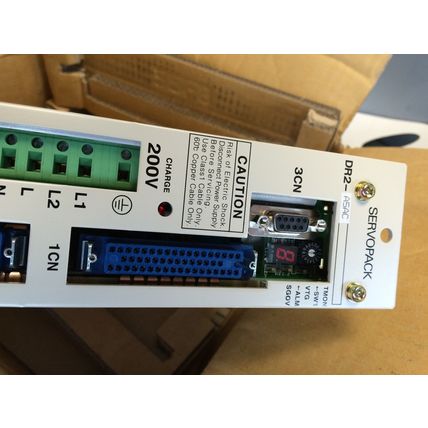 NEW YASKAWA ELECTRIC DR2A5AC,SERVO DRIVE 200VAC/50W DR2-A5AC,FC