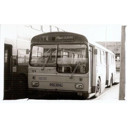 Black & White Photo of Newport Corporation Transport - PGC 204L ex London Trnspt